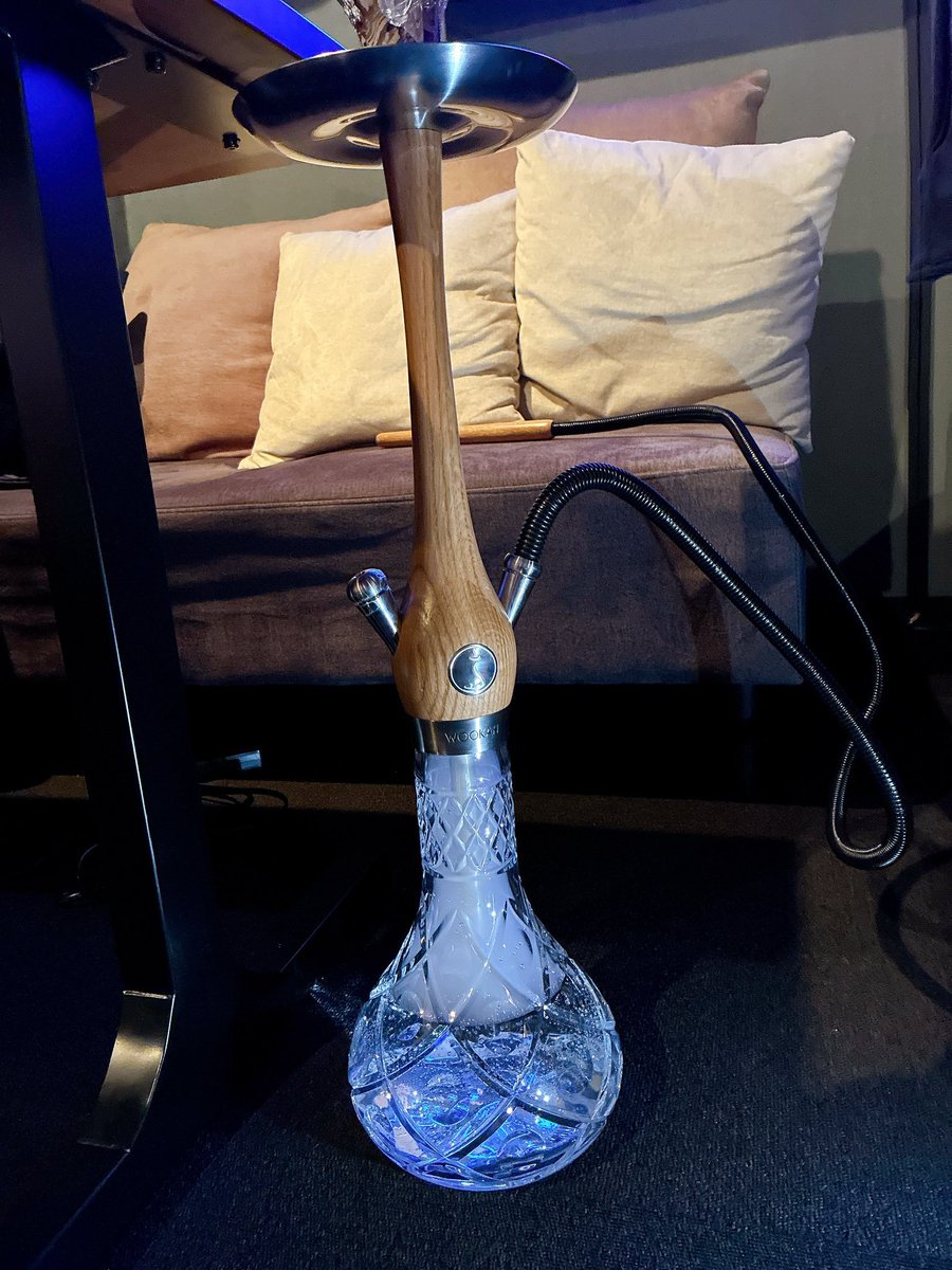 💨本日(月曜)も 17時から0時までオープン！

当店は Wookahシーシャ を使用しています✨
高級感ある吸い心地で、
一杯の満足度が段違い。

お仕事帰りにふらっとどうぞ🌙
ボドゲ＆デュエルスペース利用だけでもOK🙆‍♂️
おひとり様も大歓迎！

#五反田シーシャ #Wookah #ボードゲーム #デュエルスペース