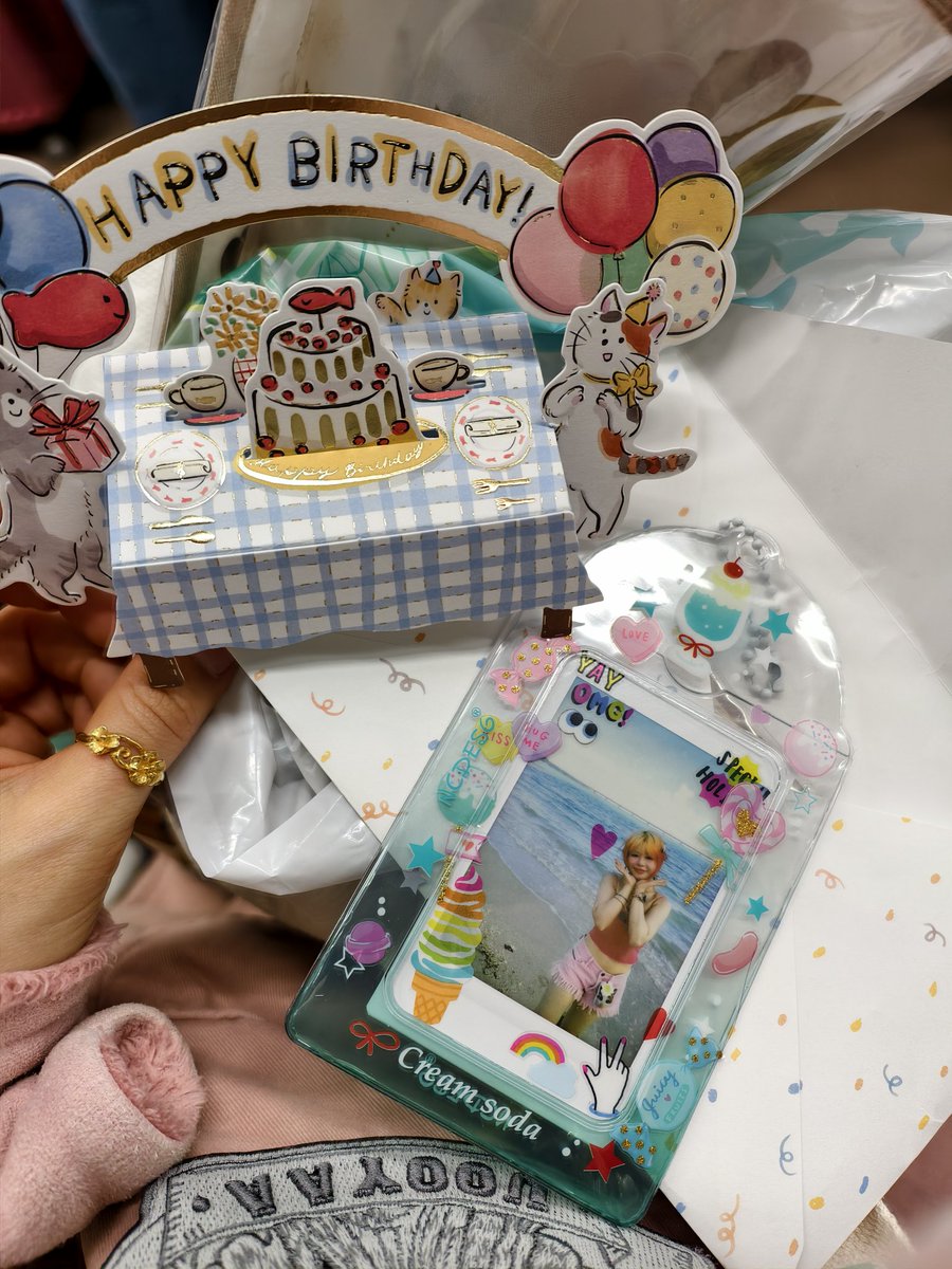 友達が宮古島旅行のチェキをアイドルのトレカ風にデコてくれた。最高の