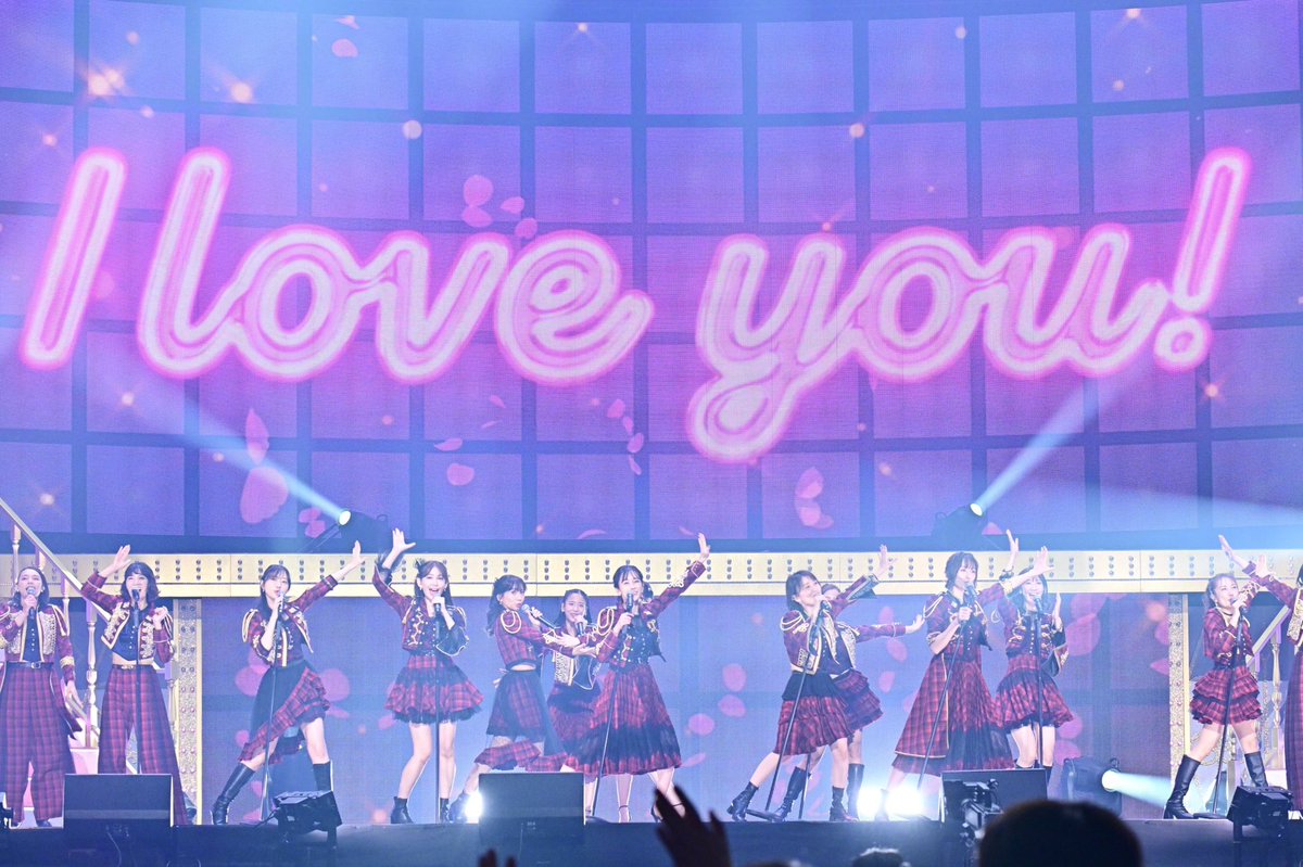 AKB48's 20th Anniversary concert was held over four days and six performances at the Nippon Budokan, attracting 48,000 people. The final performance on December 7, saw the 48 members joined by 35 former members on stage, with another 100 in the audience, and the final credits