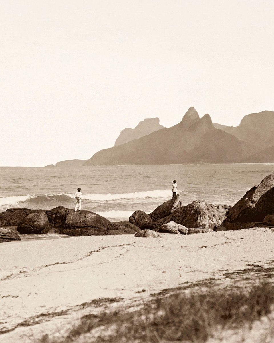 Marc Ferrez: o cronista visual do Rio de Janeiro 📸

O fotógrafo franco-brasileiro, que nasceu em dezembro de 1843, percorreu o país e registrou imagens que alçaram o Brasil - e a sua carreira - a níveis internacionais.

A obra de Ferrez constitui um dos primeiros registros