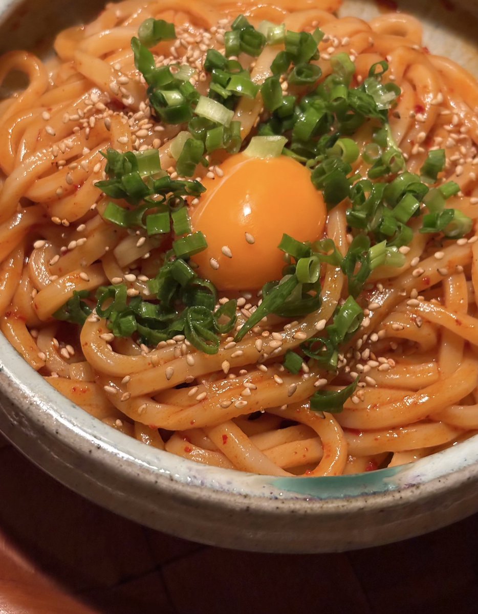 冷凍うどんってほんとにすごい、火も使わずこんなにも簡単に私の欲望を満たしてくれる