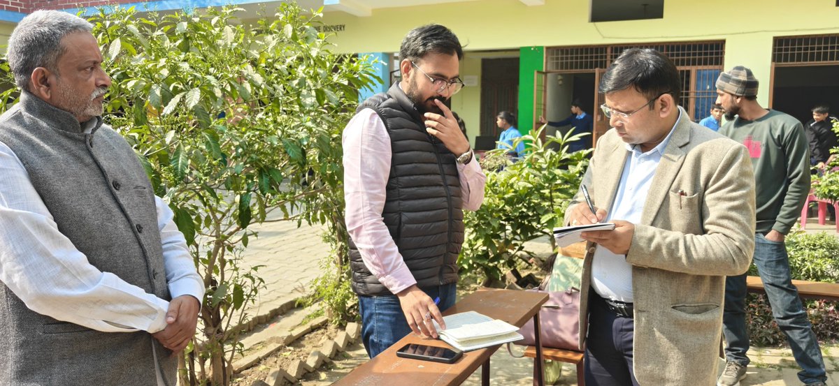 आज नगर क्षेत्र के बूथों पर SIR प्रगति निरीक्षण  किया।
<a href="/DM_PRAYAGRAJ/">DM Prayagraj</a> 
<a href="/CdoPrayagraj/">CDO Prayagraj</a>