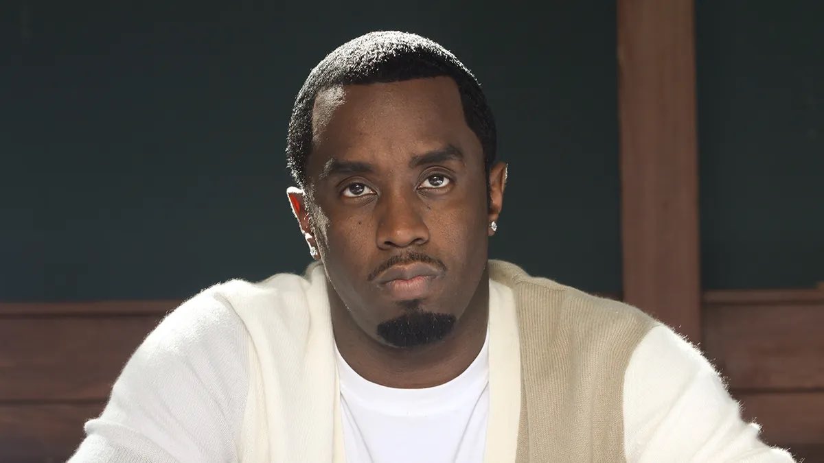 🚨 DIDDY EST FURIEUX CONTRE 50 CENT CONCERNANT LA SORTIE DU DOCUMENTAIRE NETFLIX ! 

Depuis la prison, le rappeur tente actuellement de faire retirer la série de la plateforme 😳