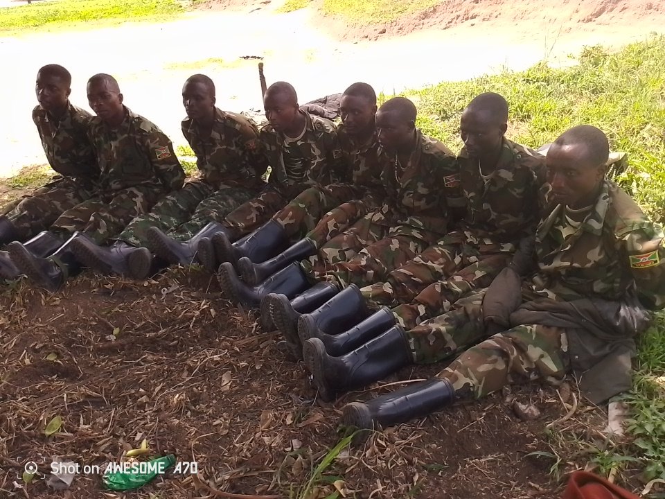 (AFC/M23) yatangaje ko ryafashe abasirikare benshi b’u Burundi mu mirwano ikaze imaze iminsi ihanganisha impande zombi mu kibaya cya Rusizi,  Aya makuru yatangajwe n’uyu mutwe wa gisirikare aho werekanye amashusho agaragaza abo basirikare uvuga ko bafatiwe ku rugamba.
