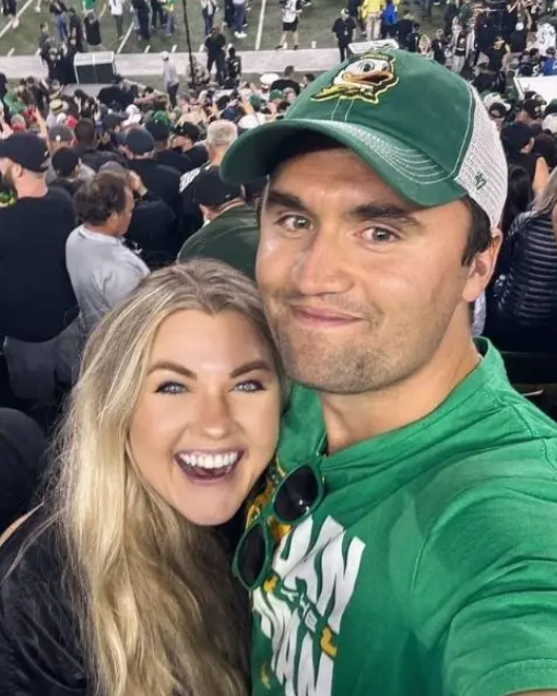 NizNellie3 tweet media