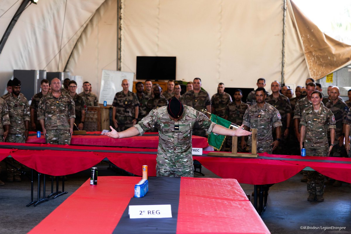 5reofficiel's tweet photo. Jeudi 4 décembre, le #5RE a célébré la Sainte Barbe en l'honneur des sapeurs et artilleurs du régiment 🧨🛠️
Après une course à pied éreintante, un repas de cohésion en présence du chef de corps a clôturé cette célébration en l'honneur de la sape 🙌
Vive la Sainte Barbe ! https://t.co/4qchMZ48Ga