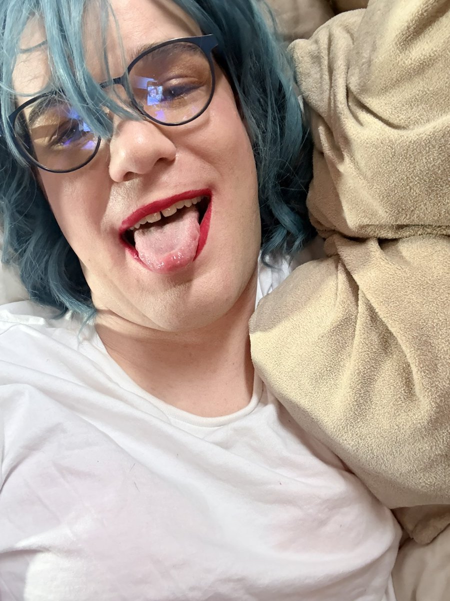 Sis_Anna96's tweet photo. Just your #sissygirl Anna getting ready for a cozy night! 😇 Hope u like my #casualoutfits! 🥰 Btw i love the #pink #dessous - one of my favs 🥰Kiss Anna 😘
#sissy #sissyboy #pride #femboy #cd #crossdressers #lgbt #boytogirl #boytogirltransformation #gurl #goodnıght #transvestite https://t.co/B8DQAtEfwn