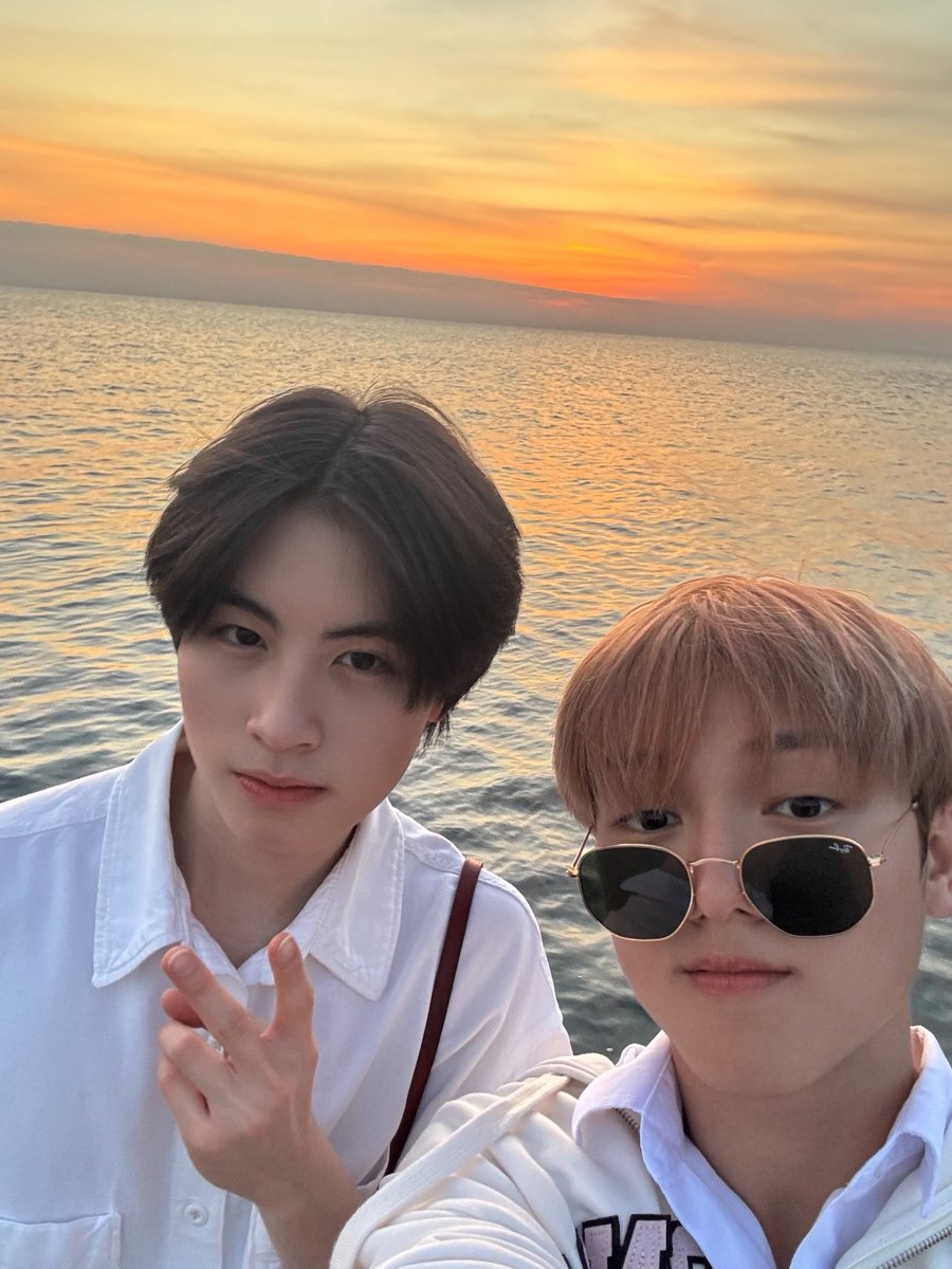 มาละจ้าาาา 🌅 <a href="/aa_ashirakorn/">AA</a> 
 
#CHEESEchayapol
#AAashirakorn