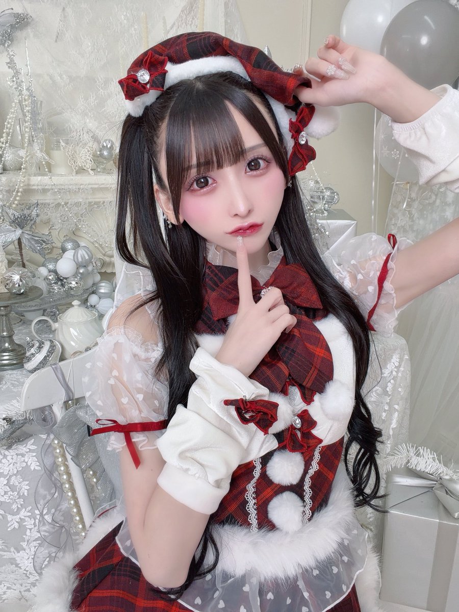 超𝐿𝑂𝑉𝐸𝐿𝑌サンタクロース🎅❤️🎀✨️

マリームーン新作展示会で可愛いサンタコス着てきた❣️
コスチュームもスタジオのセットも全部可愛すぎて、毎回呼んでもらえてうれしい(՞⸝⸝o̴̶̷̥᷅  ̫ o̴̶̷̥᷅⸝⸝՞)💘 https://t.co/OXj10usH9f