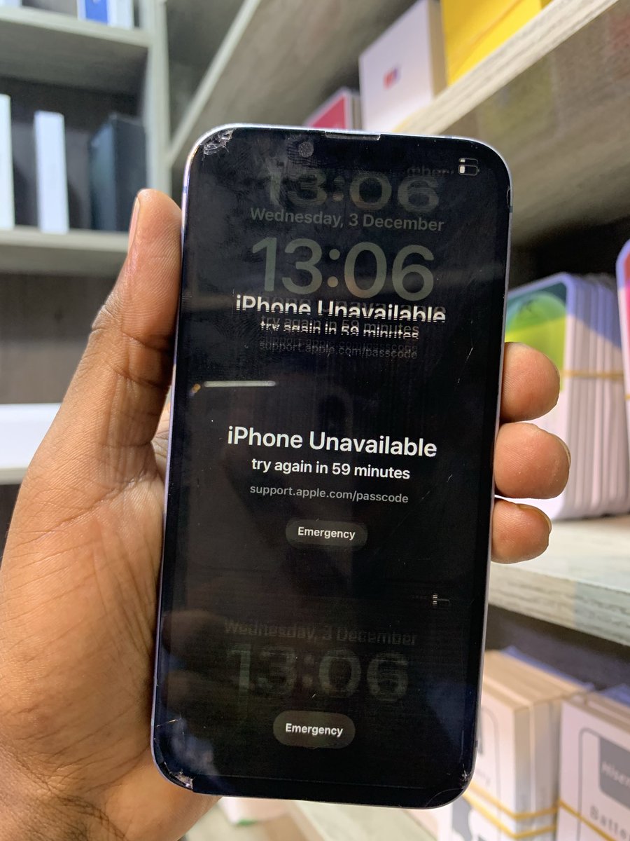 PesaSaka's tweet photo. IPhone 14plain exchange back glass// and Dsplay https://t.co/9aOPj4YNiZ