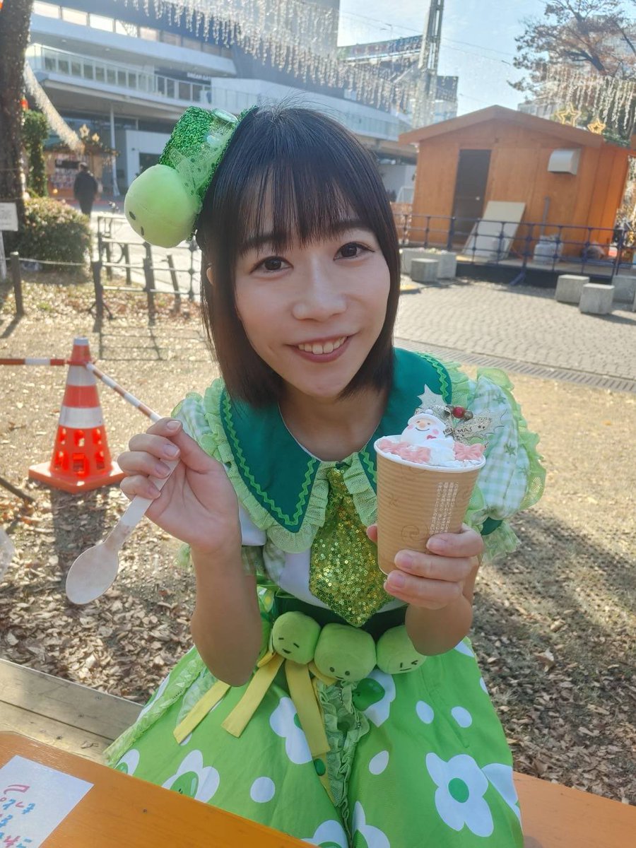 ZUNDA_AKANE's tweet photo. 🌟単独公演まであと41日🌟

本日、先日の立川でたまたま歩いててずんにティッシュくれた方が、ワンマンチケット買いに来てくれましたー‼️‼️
えっ‼️道歩いてる人までずん族になってくれるなん、ずん、魔法使いかも🧙⁉️

🫛✨👗3rd missionクリア👗✨🫛
1年ぶりのオリジナル衣装(がっつりの)制作決定です‼️嬉しい‼️すごい‼️

　🔥💣🔥next mission4🔥💣🔥
12/21までに‼️＋20枚の90枚達成で、
新曲2曲目制作&発表‼️‼️9/27に2曲新曲発表した、
🕊️競翔🕊️も、🎸ZUNDA ROCK🎸も
両方最高に人気曲になってます‼️このペースで新曲創れるのって地下にしては本当に素晴らしい‼️次もいい曲創るよ‼️🔥

✨✨🫛✨✨🫛 ✨✨🫛 ✨✨🫛✨

‼️現在地‼️まだまだ達成までやばいけど目的地に辿り着くためには現在地を知るべし‼️

現地目標　44/100
配信目標　26/70

1日あたり2.5枚販売目標‼️🔥

2026.1.17(土)@新宿Biske

　　　-ソロ音楽活動3周年記念-
Akane Takamiya one-man Live〜Sion〜

　🔥総動員170人目標リベンチマッチ🔥
✨170人達成で1st album release決定✨

👀見どころ
・高宮さんNEW SE
・NEW LOOK
・初のチャレンジ(秘)
・豪華前主催あり

⏰18:00OP 18:30ST

【🎫来場チケット種別】
S特典付10000円/A通常3000円/
B初見様向け後方500円
(入場順　S▶︎A▶︎当日+B)

🎫 https://t.co/BEHOBv7pzr

【🎫配信チケット種別】
✨外部専門業者入れての過去最高級✨
ハイクオリティ豪華配信‼️
4台カメラ/高画質

配信特典付 10000円
チェキ付 4000円
通常 3000円

変更点▶︎配信チケットも、特典付orチェキ付の方には特典郵送時紙チケ入れます✌️

🎫 https://t.co/KfYqZyqHRK

#拡散希望