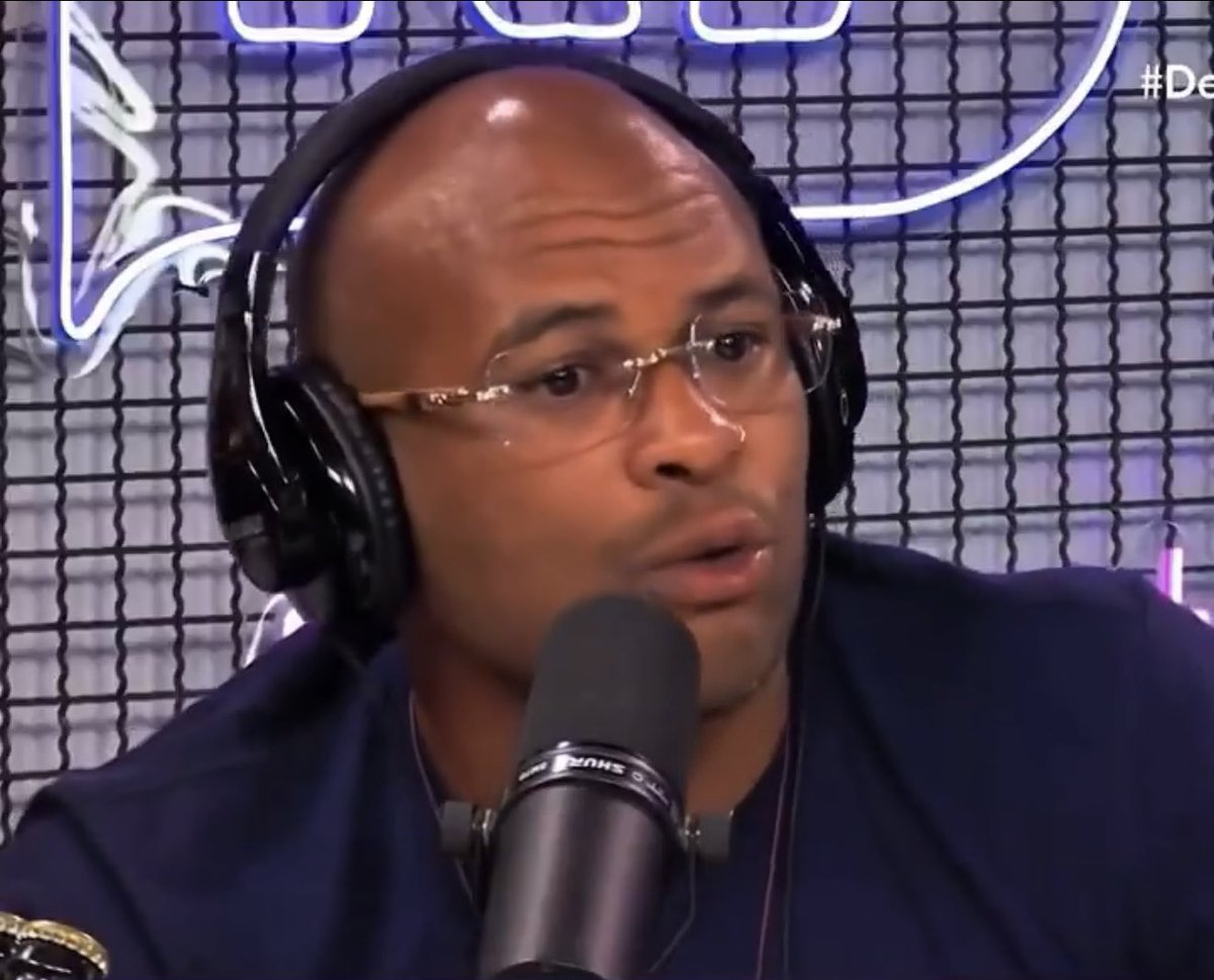 “Sinceramente, eu acho que o número de lesões vai dobrar em 2026, porque são muitos jogos, e a gente sabe que a grama sintética é horrível. Realmente é horrível. Ela é muito dura, o impacto é muito maior, então é muito mais fácil de torcer um joelho, um tornozelo… A grama prende