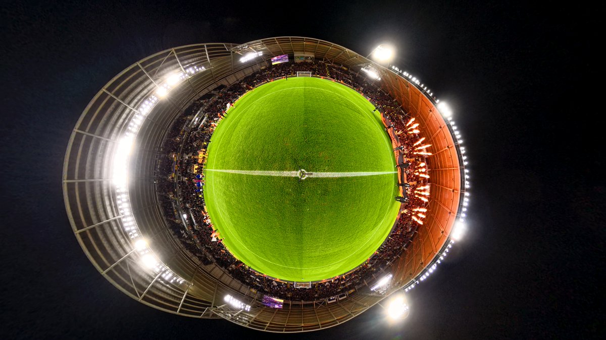 Nights under the MKM lights😍

Check out these stunning BTS pictures from our recent shoot for <a href="/tigerstrust/">Tigers Trust</a>, where we've been capturing footage of the <a href="/HullCity/">Hull City</a> team🐯

📷 Hull City vs Ipswich Town, 25th November

#BTS #VR #HullCity #HCAFC #Hull