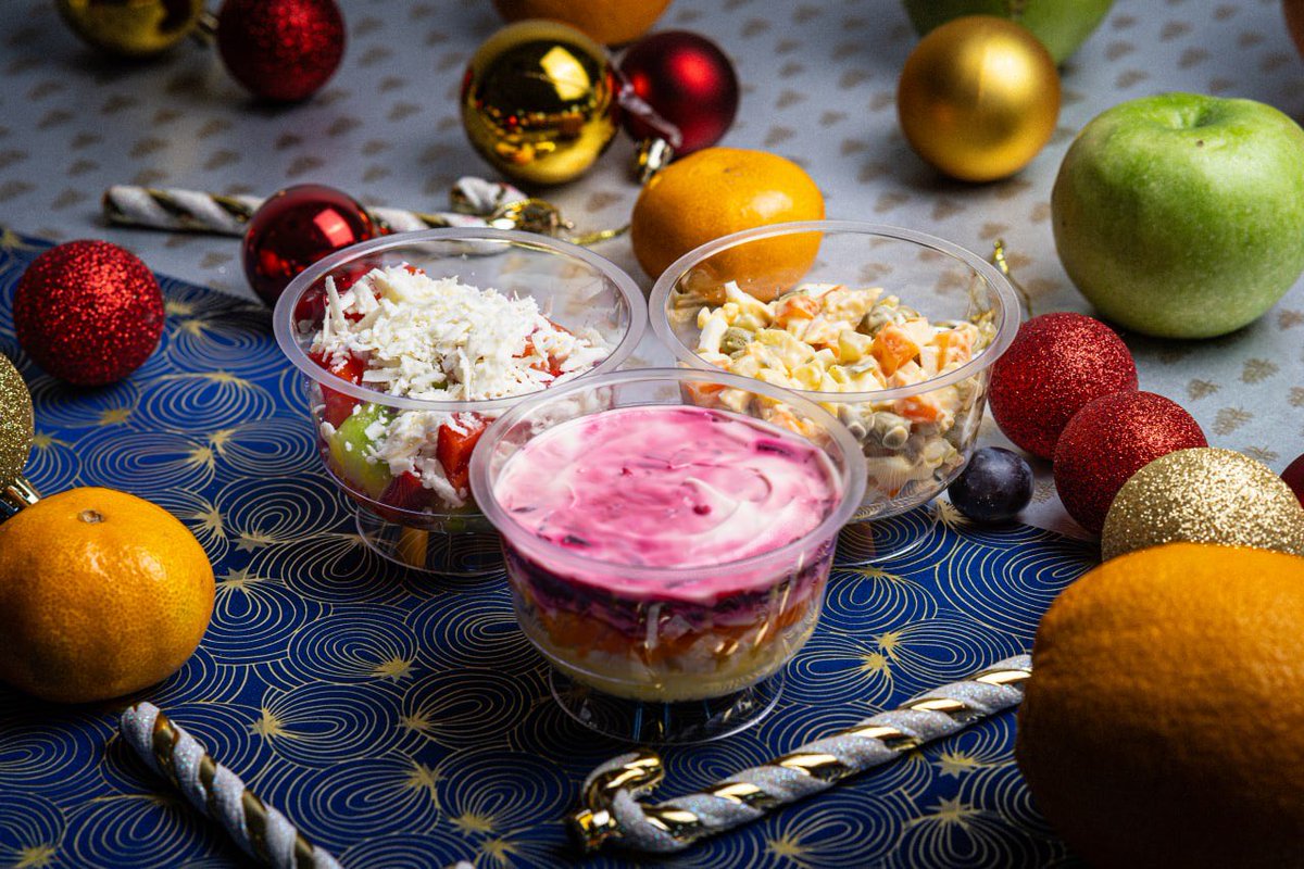 Каждый год мы организуем десятки новогодних столов и этот год не стал исключением.
Для того чтобы упростить заказ для клиентов и обеспечить доставку в срок мы подготовили сайт на котором можно оформить заказ.

ny2026.foodikal.rs