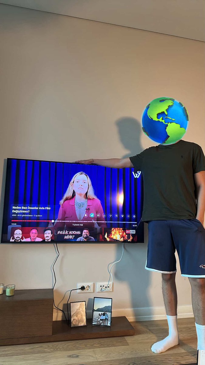 Sevgili takipçimin fiziken oradaymışım gibi ekrana kol atarak poz vermesi komiğime ve hoşuma gitti😁. İnanın ben de size böyle yakın hissediyorum 🥹💞