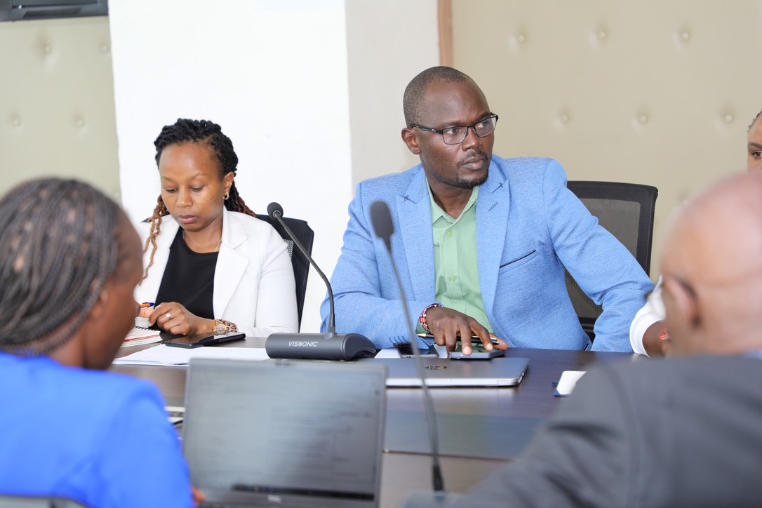 KisipTwo's tweet photo. Bi-Weekly Meeting between @WorldBankKenya @AFD_en @EUinKenya and @KisipTwo to monitor progress and status of works. The @WorldBankKenya Task Team Leader for @KisipTwo, @beaeraso appreciated the progress urging for sustained efforts.
@HousingUrbanKE
#PromotingDignifiedLiving https://t.co/XFQBkz1u09