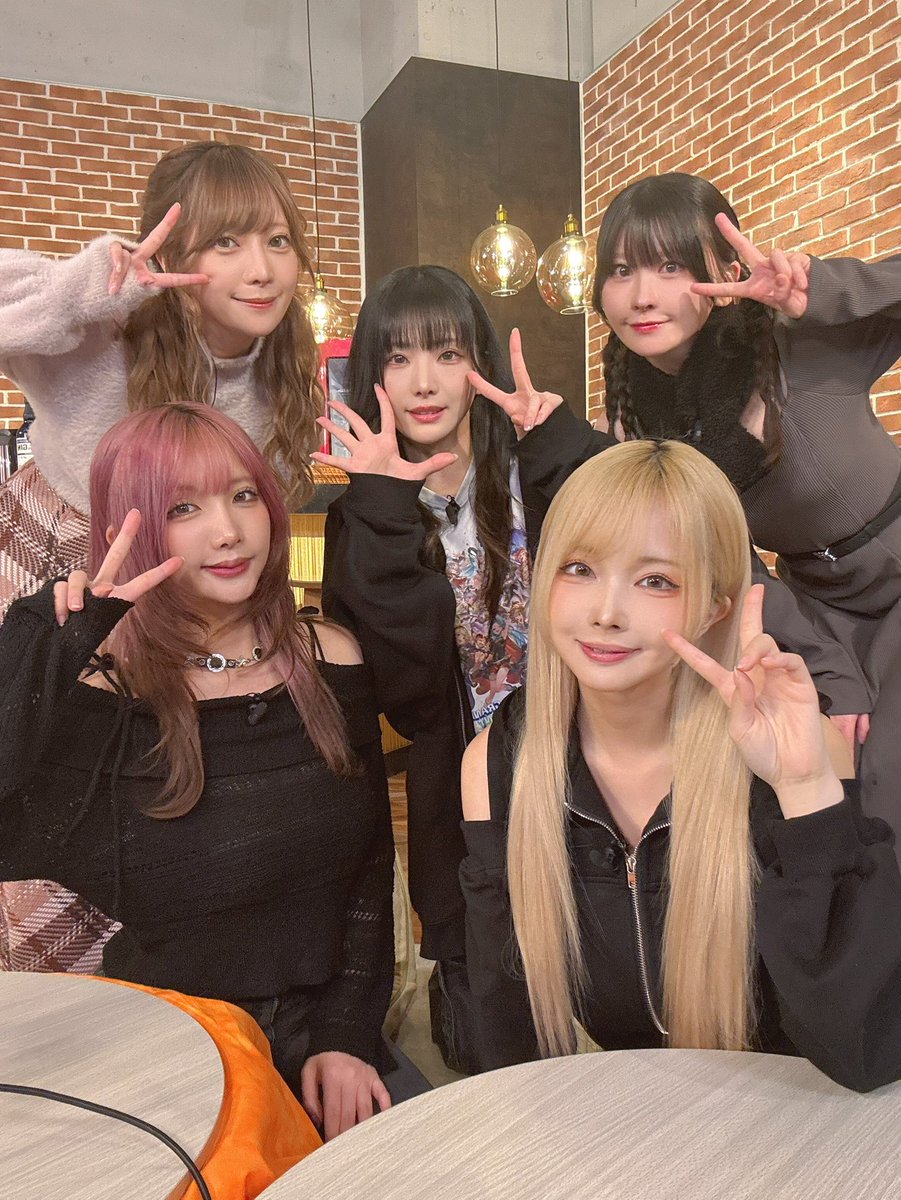 『グラブル女子会』
ありがとうございました✨

なかよし美女たちとゲームしながらのおでんパーティーが最高すぎた🍢
まだまだわからないことばかりだけど、ちょっとずつ成長を感じられるのも嬉しいな…！！

次回は12/10！お楽しみに( ˶˘꒳˘˵ )

#グラブル #PR https://t.co/Xyf4CHDzQ1