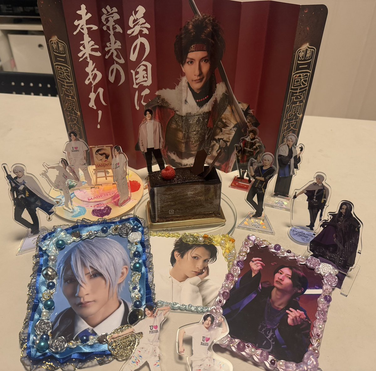 梅津瑞樹happy birthday🎂
十口伝に始まりMAGENTA 、死神遣いの事件帖、フォールポイントとたくさんの32歳の梅津さんに会いに行けた。
33歳の梅津さんも大好きです。
#梅津瑞樹誕生祭2025 
#梅津瑞樹