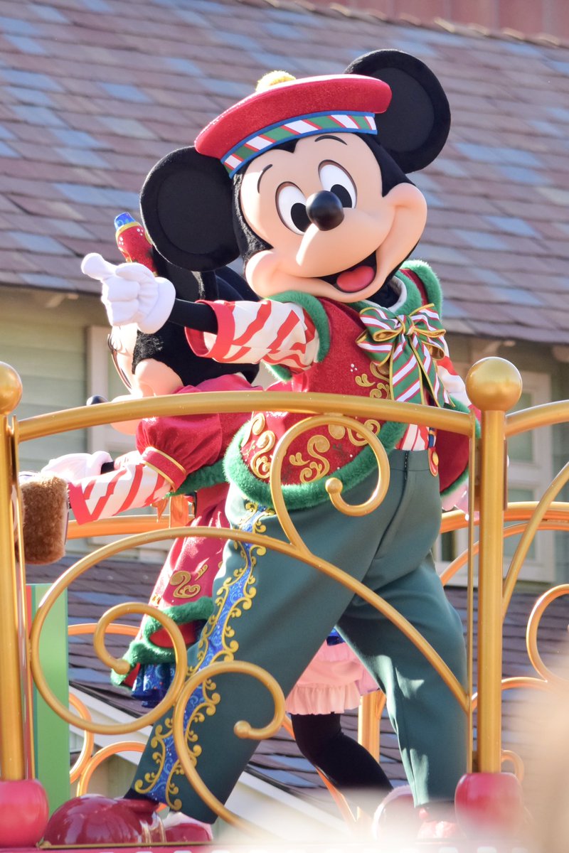 このお衣装とっても好み𓂃特にズボンの装飾🖌️