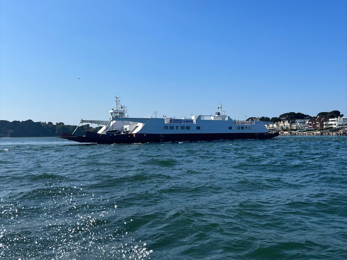 A Sandbanks Ferry Ticket Card is the perfect #gift this #Christmas, giving loved ones quick, reduced cost, easy access to hundreds of beautiful destinations and attractions across #Dorset.
Gift someone truly memorable experiences – find out more: sandbanksferry.co.uk/tolls/advance-…