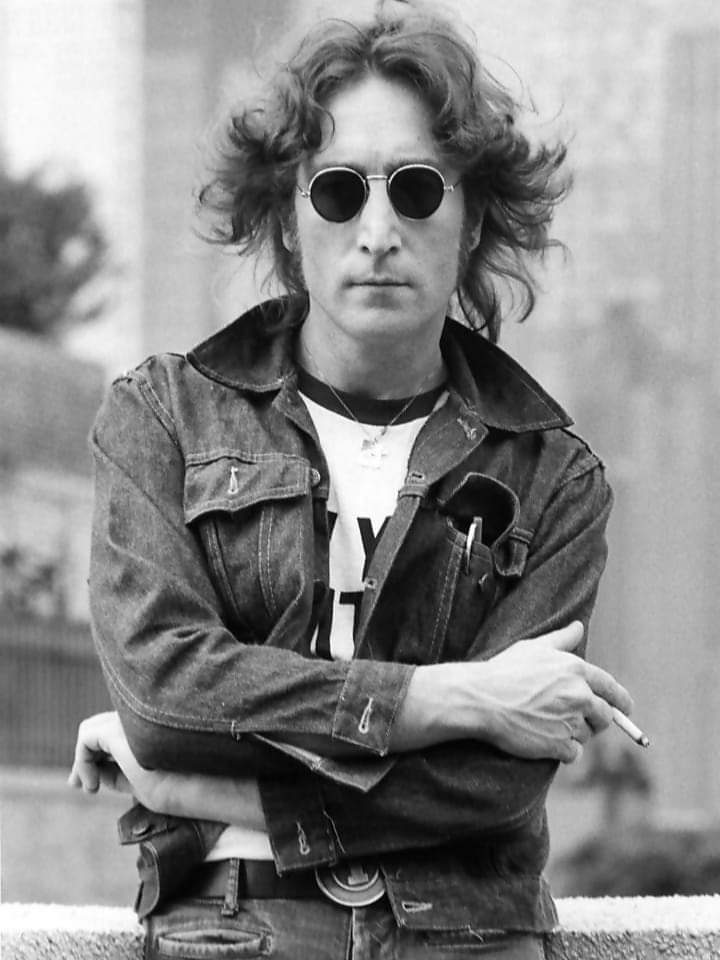 Today is 45 years without the legendary John Lennon, one of the best musicians that the world ever seen. John was an English multi-instrumentalist, musician, and songwriter known as one of the founding members of the huge band the Beatles. #RIP the one and only, #JohnLennon 🙏🏻 🕊️