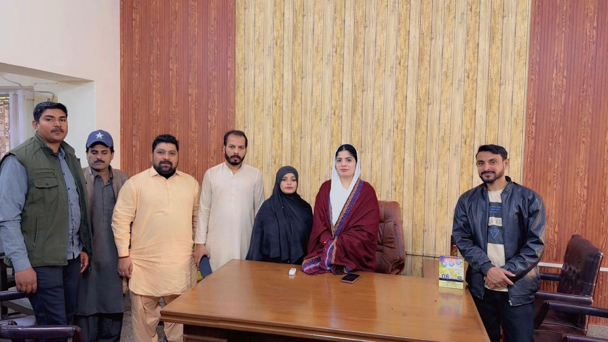 مئیر حیدرآباد کاشف شورو کی ہدایت پر آج کیمپ آفس میں پی ایس 63 سے متعلق عوامی مسائل پر تفصیلی اور اہم اجلاس منعقد ہوا، جس میں متعدد مسائل کا جائزہ لے کر انہیں موقع پر ہی حل کرنے کے احکامات جاری کیے گئے۔ اجلاس کے دوران پی ایس 63 کے عہدیداران کے ساتھ ساتھ علاقہ کے رہائشیوں سے بھی