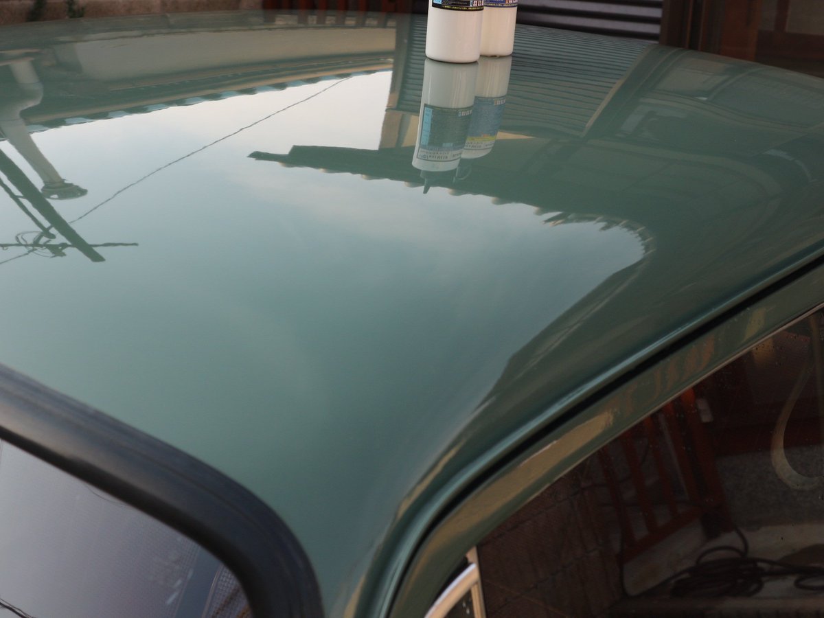 kojika_sampo's tweet image. いつも使ってる洗車用クリーナーを、リアクリーンからリアクリーンゼロに変えてみた！
クラシックカーは研磨剤なしのゼロが良いかなって思ってたけど、大正解だった。ピカピカになってとても嬉しい
#空冷ワーゲン 
#type3
#クラシックカー洗車