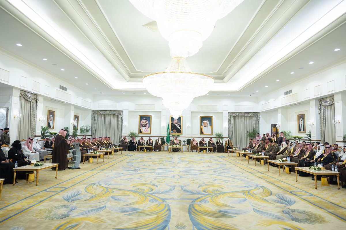 سمو #أمير_الحدود_الشمالية يرعى الجلسة الحوارية لمبادرة التطوّع الاحترافي . 

spa.gov.sa/N2461192