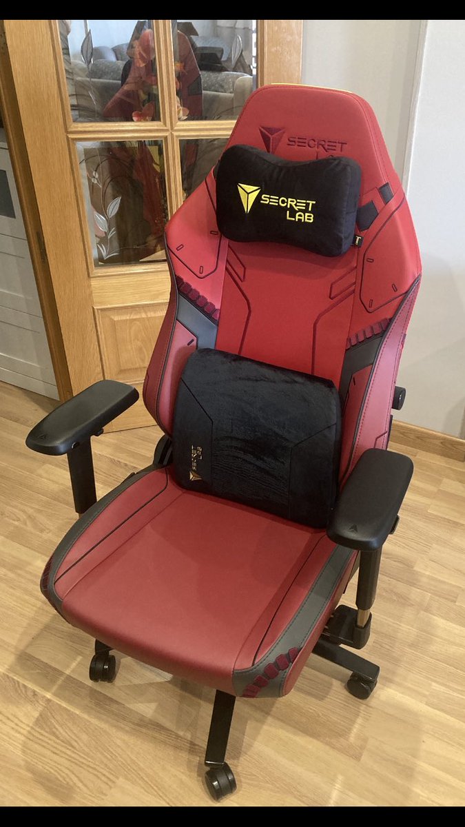danyfuenlacity's tweet photo. Ya llegaron los Reyes Magos…#secretlab https://t.co/1zU3naQBan
