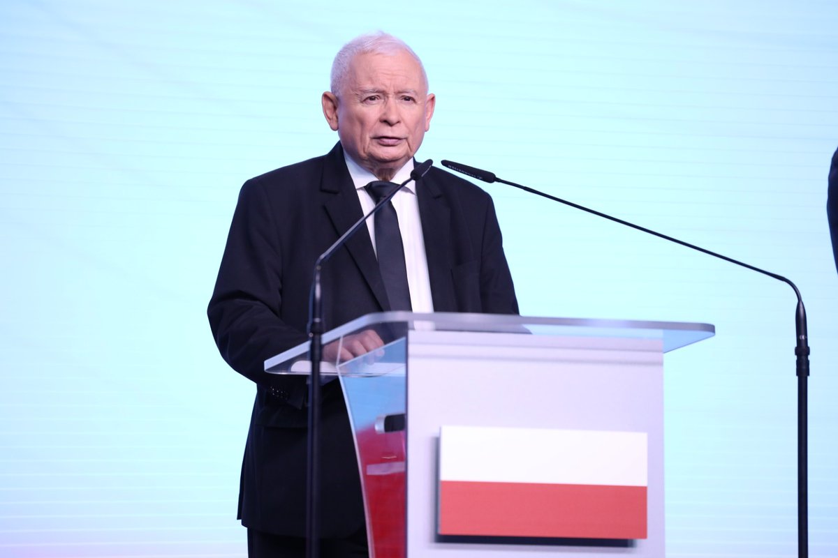 💬 Prezes PiS J. Kaczyński <a href="/OficjalnyJK/">Jarosław Kaczyński</a>: Nasza partia jest ambitna, a przede wszystkim widzi interes Polski, ma doświadczenie w rządzeniu i w związku z tym dążymy do uzyskania większości. To wymaga bardzo szerokiego działania i my te działania podejmujemy. Chcemy zwrócić się do