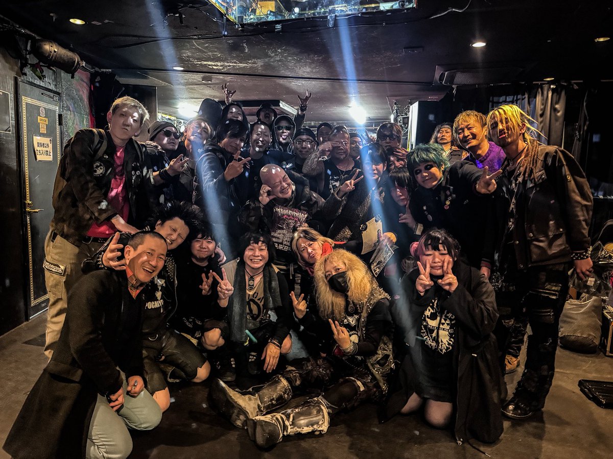 hyper_you2's tweet image. DEADCHAIN忘年会に来て頂いた皆様
出演者の皆様、協力して下さった関係者の皆様、本当に有難うございました🙇🏻‍♂️
至らない点も幾つかあったかと思いますが、
皆様のお力添えを頂き素晴らしい一日となりました。

これからも精進して参りますのでまた来年もDEADCHAIN宜しくお願いします☺️