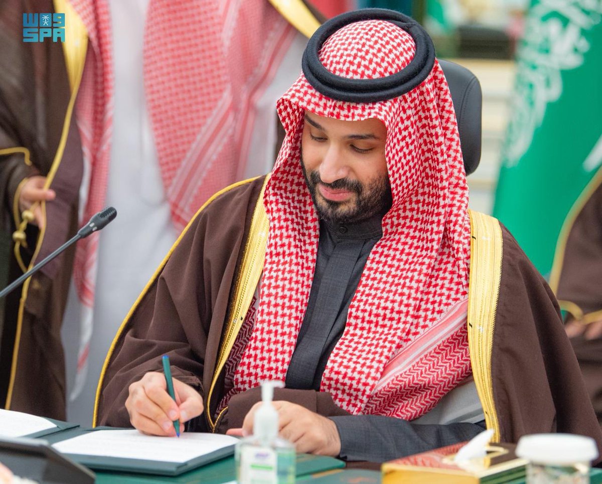 AJELNEWS24's tweet photo. عاجل 🔴 

توقيع اتفاقية الربط بالقطار الكهربائي السريع بين #الرياض و #الدوحة مرورًا بمدينتي الدمام والهفوف.

- https://t.co/aPQy7QHFpM