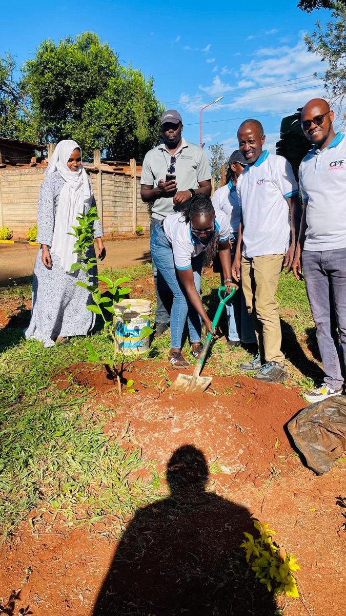 CPFFoundation's tweet photo. CPF Foundation joined Suqoon Foundation, KARIKA CBO, and the Kirinyaga County Government to spend a meaningful day with seniors in Sagana. Together, we supported 300+ elders with care, entertainment, food packages, and donated fruit trees to elderly homes. #DignifiedAging https://t.co/shyqjsuxMe
