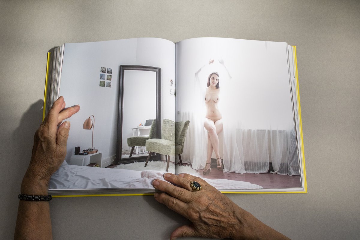 PortraitDaily's tweet photo. Daily Portrait Berlin Book A big photography book of 381 naked Berliners in their homes. 436 pages. 24x30cm. With high quality print finishing.   https://t.co/rn6U8tiqt3
INTERNATIONALLY SHIPPING ! https://t.co/4OH18AGYjT