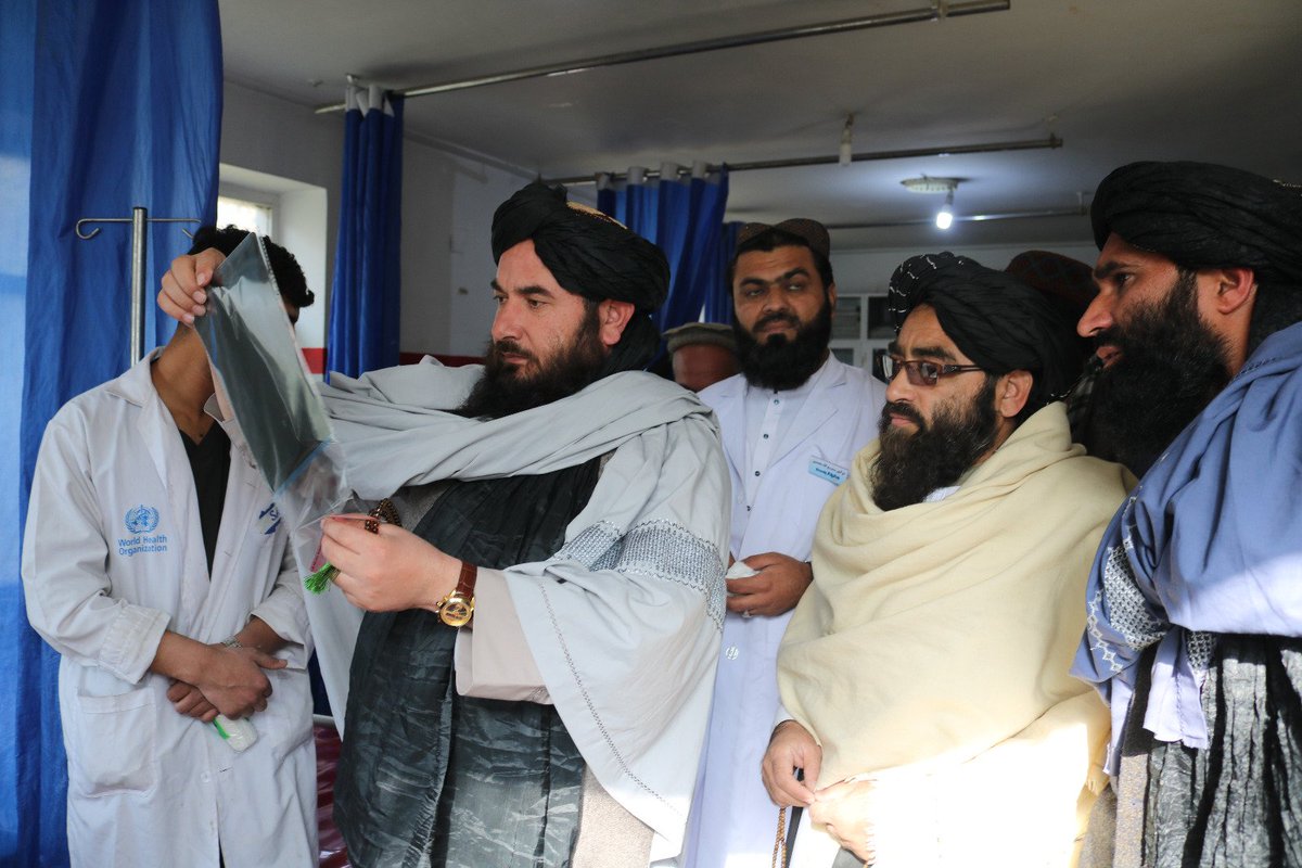 د محترم الحاج دوکتور نیاز محمد مخلص د خدماتو څخه نړۍ مننه چې د پروان ولایت د صحت په برخه کې یې بې سارې خدمتونه کړي.
نن مو د محترم حاجي ډاکټر صیب ،د اطلاعات کلتور محترم رئیس صیب او د روغتونو محتر امر ډاکټر سمیع الله  په ګډون د پروان ولایت ملکي روغتون څخه لیدنه وکړه.