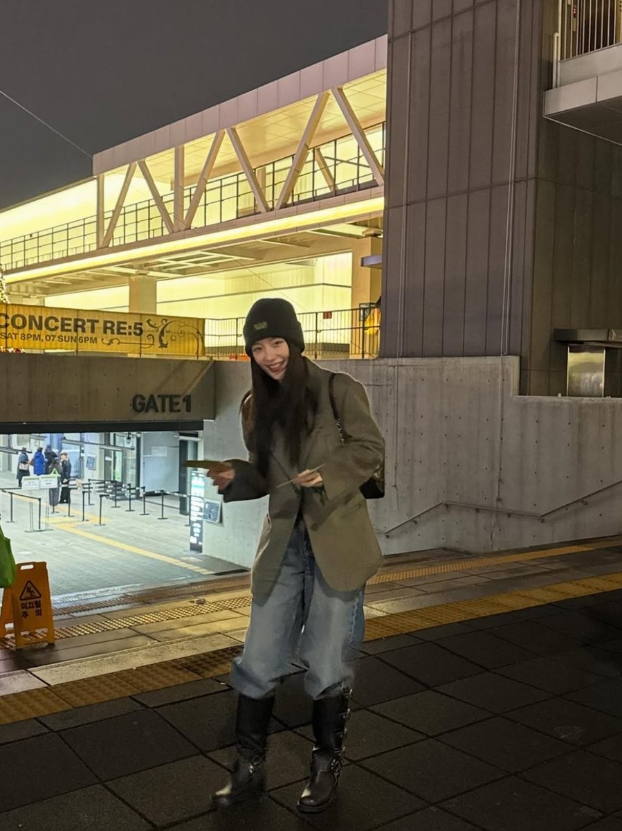 251208 chaeyeon instagram update 🎄 

#JungChaeyeon #정채연