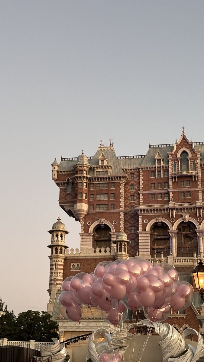 _sll0o's tweet photo. 🏰🐭 https://t.co/iGAMQXQv1X