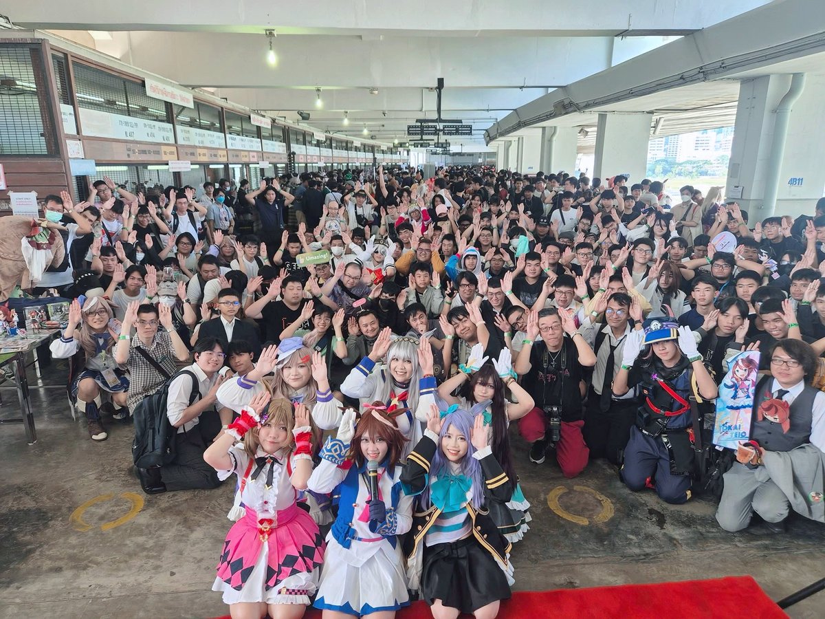 HAPPYTAIL_TH's tweet photo. Umamusume Community Event °˖⋆ ℧ 🏇 °˖⋆

ขอขอบคุณผู้ใหญ่ใจดีทุกท่าน และพี่ ๆ ทีมงานที่เกี่ยวข้องทุกคนสำหรับงานที่ผ่านมา พวกเราดีใจมาก ๆ ได้มาแสดงที่นี่อีกครั้ง และขอบคุณพี่ ๆ ที่ดูแลพวกเราเป็นอย่างดีด้วยนะคะ  🙇🏻‍♀️✨️

#HAPPYTAIL_TH #UmaCommuEvent https://t.co/jFWVWPEaJL