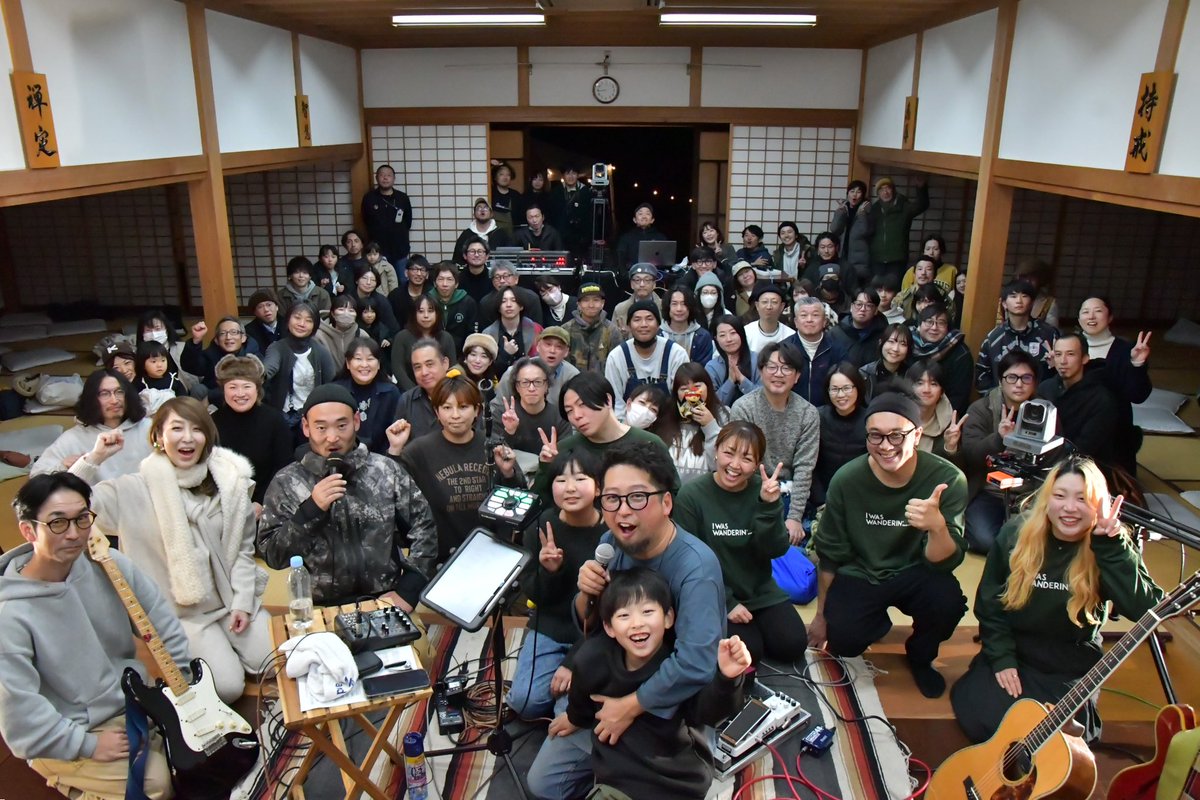 iwasakiyuuki's tweet photo. I WAS WANDERIN' TOUR FINAL、
少林山達磨寺にご来場頂いた皆様ありがとうございました。

おかげさまで一区切りできそうです、少し休み必ず帰ってきます。

1人では何もできない、皆んながいるから成し遂げられる、を痛感した一年でした。

大切な仲間たち、家族に心から感謝を。

📸 @yoshi_power https://t.co/2TEkRCgpml