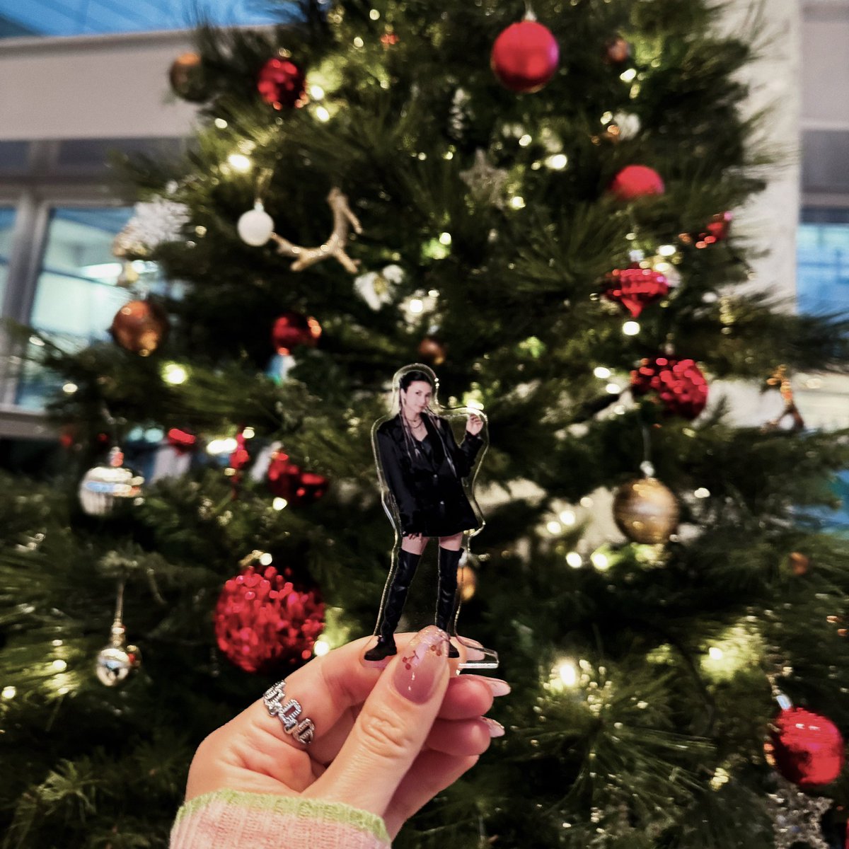 yu41a_'s tweet photo. 邂逅 松戸🪑

3公演目だけど私にとってはツアー初日！会場の空気感、コウさんの歌声やバンド演奏に「今年もツアーが始まったな〜🥹👏🏻！」と実感して胸が熱くなりました😭🤍今回のツアーも全力で楽しむぞ〜❤️‍🔥

#ATB2025 #邂逅 https://t.co/VRJy0aEuKT