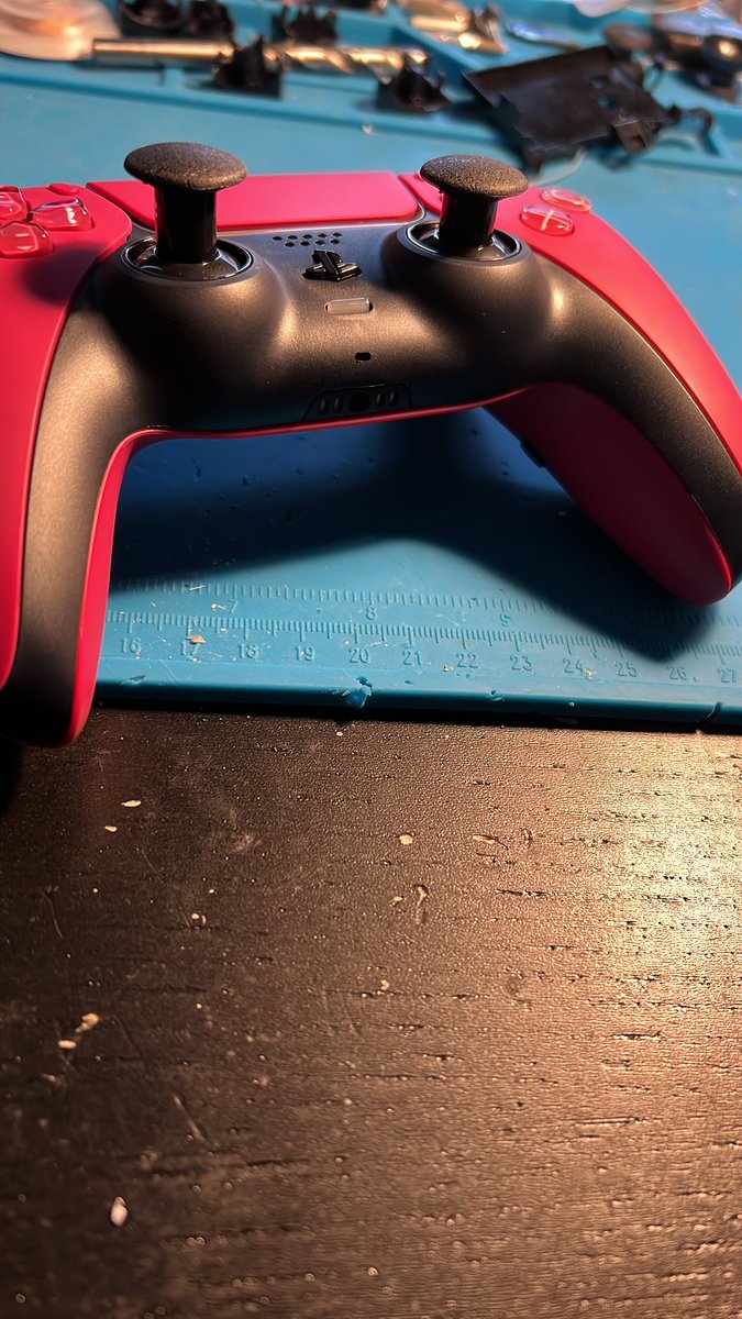 DarkControllers tweet media