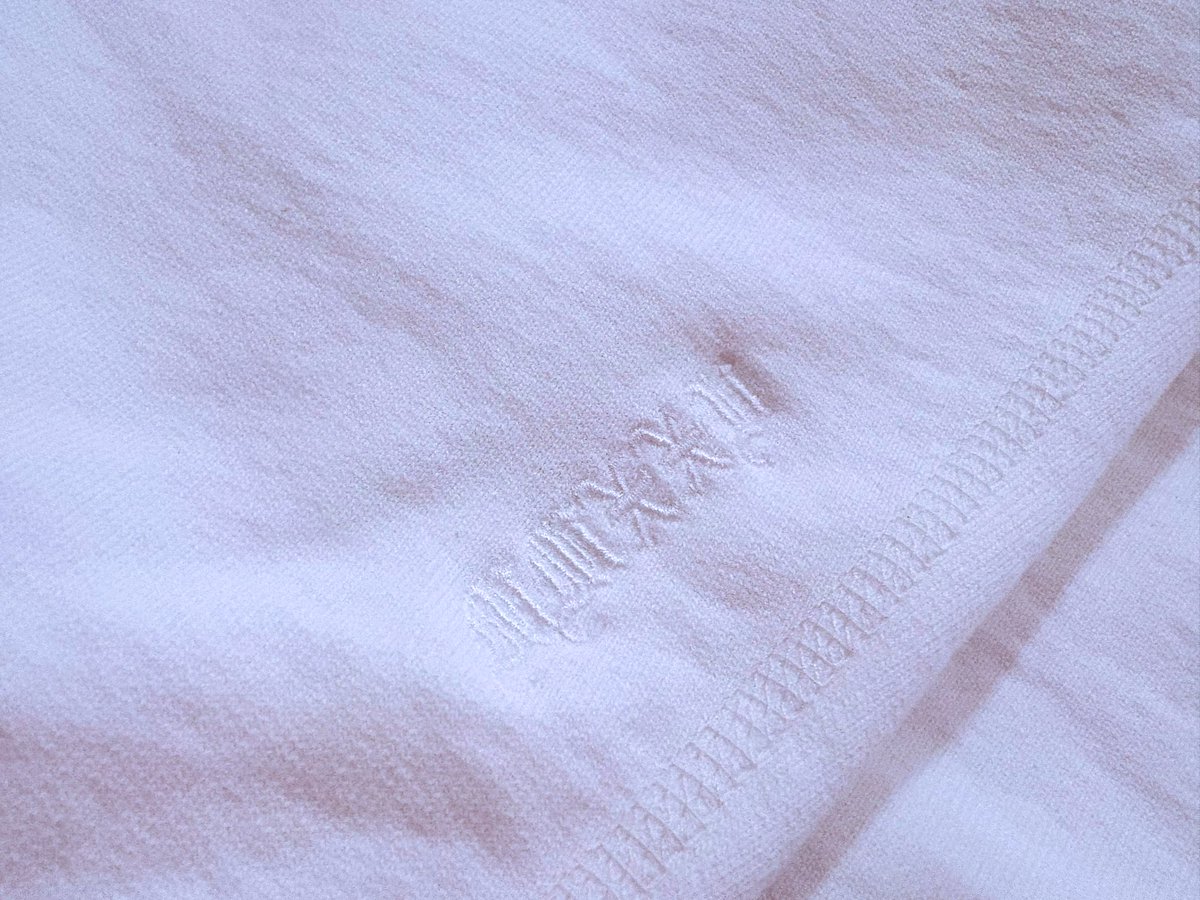 zozo___ozoz's tweet photo. Supreme 2025fw
・Box Logo Hooded Sweatshirt
COLOR/STYLE:White
ピンクが雰囲気いい🥹
袖の刺繍もピンクにして欲しかった
カラーはナチュラルじゃないから白!
春までの生地感☺️
写真は色調補正したけど、ほぼこんな感じ
#supreme
#supreme2025fw
#boxlogo https://t.co/jDrxmtlns3