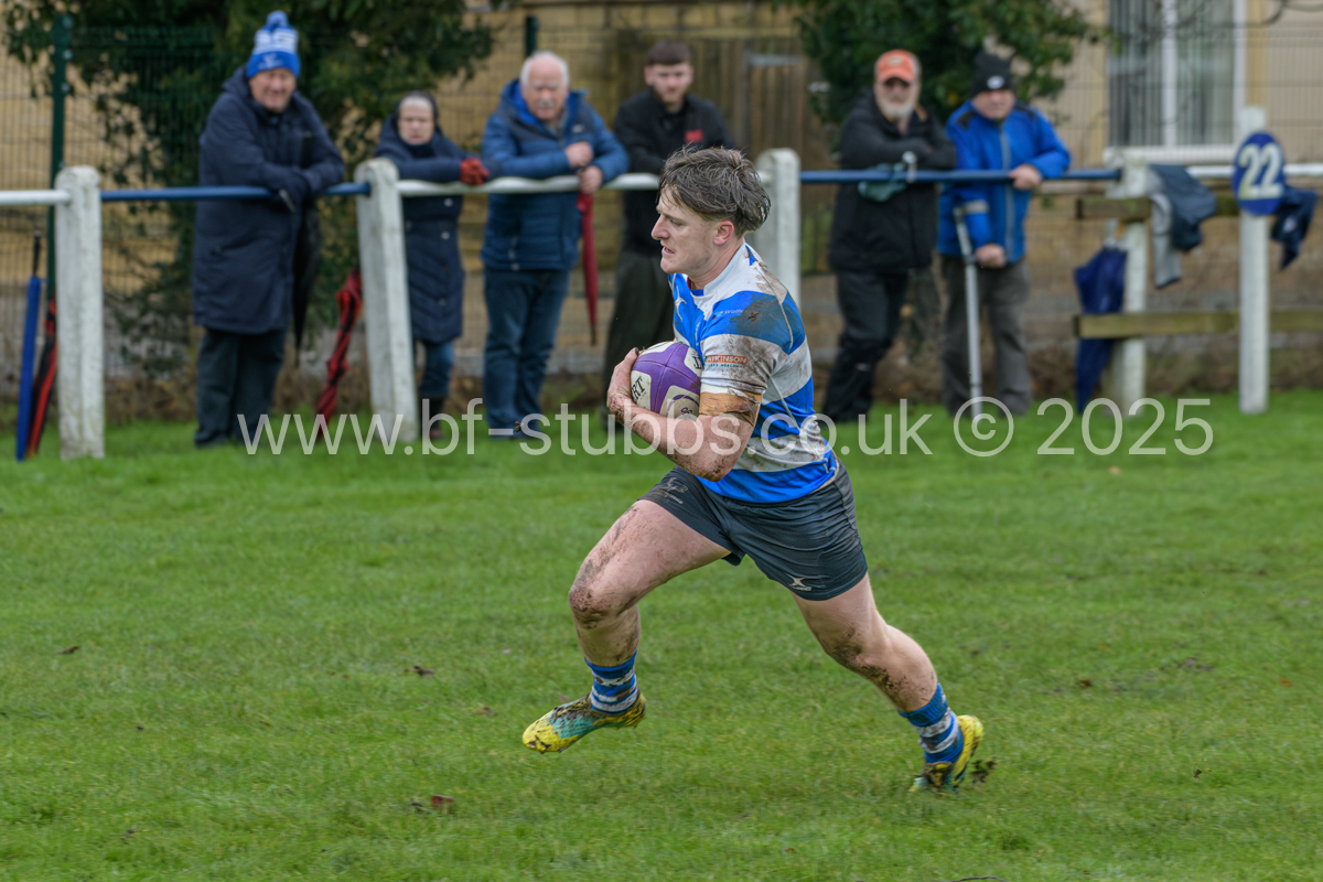 BF_Stubbs's tweet photo. Watched impressive performance by @northribbrufc vs. @BurnageRFC . Ribb won 36-7 to top Regional 2 North West league. All credit to players, managers and ground staff for high quality in foul weather.
More images at https://t.co/AJzXAIJagX
#rugbyphotos #NorthRibblesdale #XV https://t.co/qJ4DwGbrLW