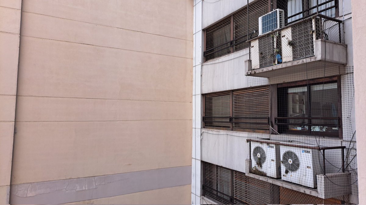 byalexmarkham's tweet photo. Maybe the view from my Airbnb isn't the best #BuenosAires #CityLife #city https://t.co/rHPhkIdixd