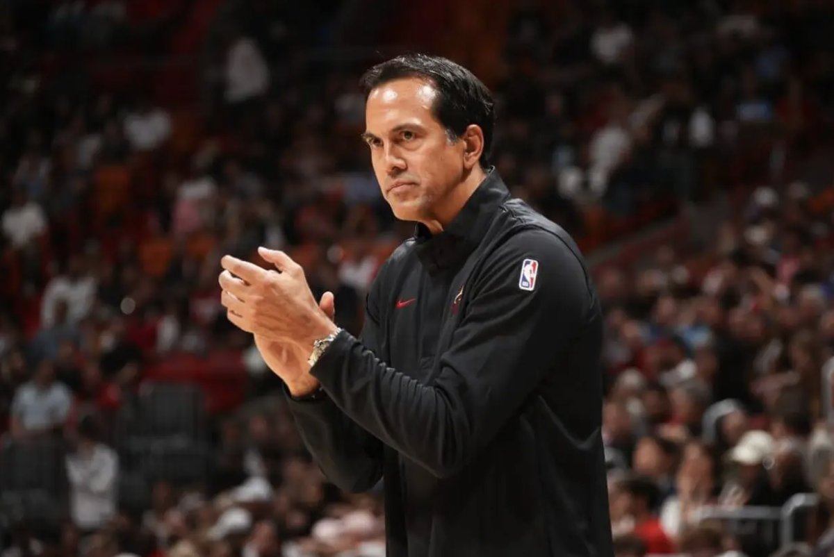 After an "embarrassing" playoff loss, offseason convos with coaches and meetings with Bam Adebayo, Erik Spoelstra decided to overhaul the Heat's offense.

"We have to evolve," Spo said.

Story w/ <a href="/CJMooreHoops/">CJ Moore</a> on an evolution which appears to be working: nytimes.com/athletic/68657…