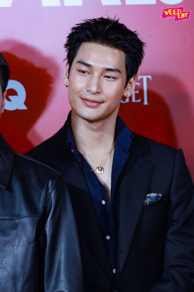 WEED_ENT's tweet photo. " อาโป ณัฐวิญญ์ " ในงานประกาศรางวัลสุดยิ่งใหญ่แห่งปี " GQ MEN OF THE YEAR 2025 " ✨

GQ GLOBAL STAR APO

#MOTY2025XAPO
#ApoNattawin
#GQMOTY2025 #GQTHAILANDMOTY2025 #GQMenOfTheYear https://t.co/axvDVxm3ud