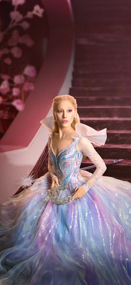 🚨RECORD BREAKING🚨

Ariana Grande is the second actor in history across all categories to be nominated for the same role TWO YEARS IN A ROW at the #GoldenGlobes