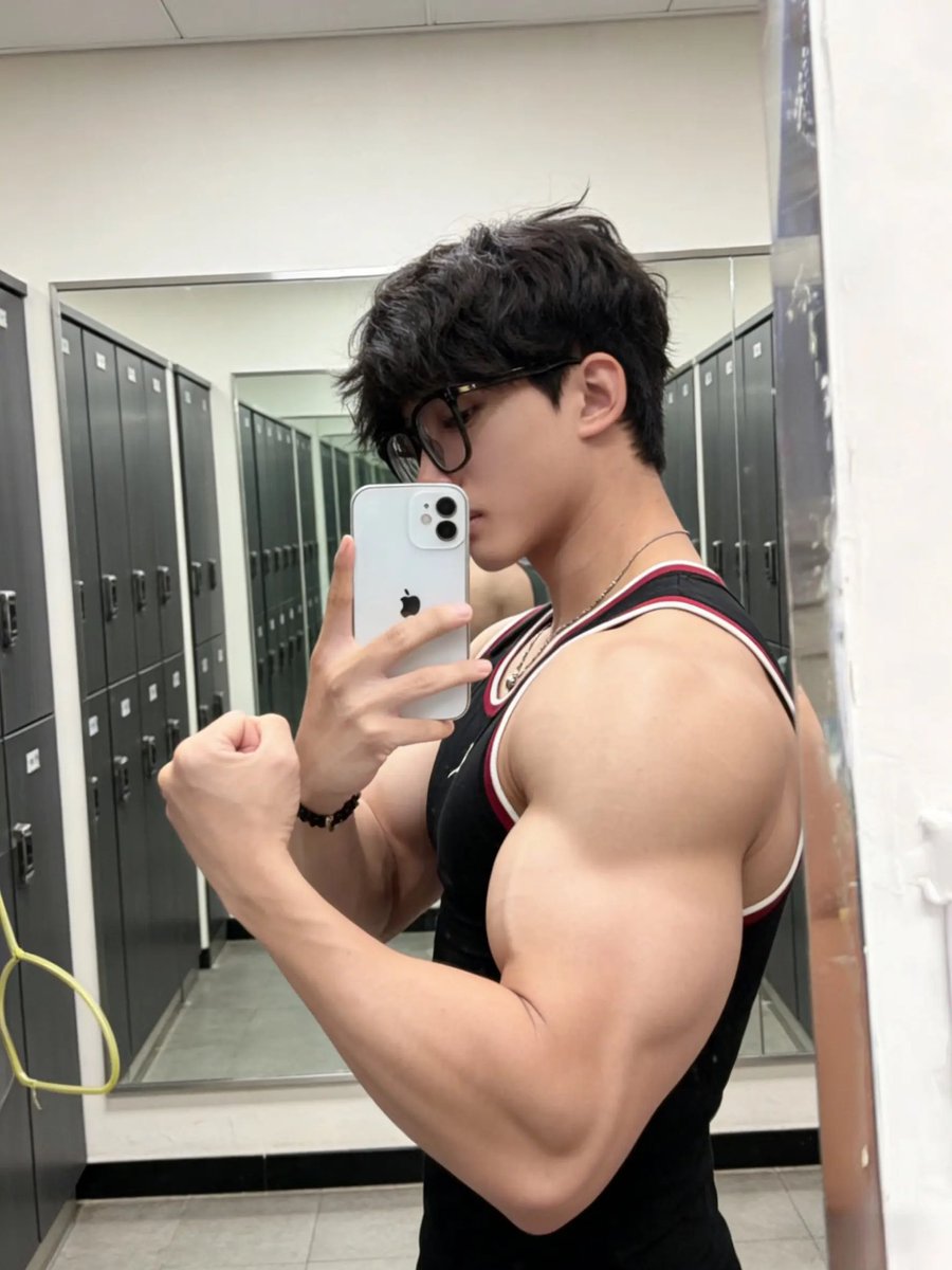 instagram.com/p/DSAQojfk5K5/…

#douyin #sixpack #tiktok #chineseboy #workout #abs #men #fitness #handsome #asian #foryoupage #model #gym #Tweets #fyp #chineseboys #RETWEEET #sexy