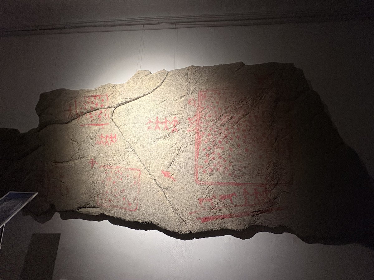 Ойрхон Их Тэнгэрийн ам, Гачууртын амнаас дөрвөлжин булшны үеийн хадны зураг олдсон. Очиж үзээрэй.