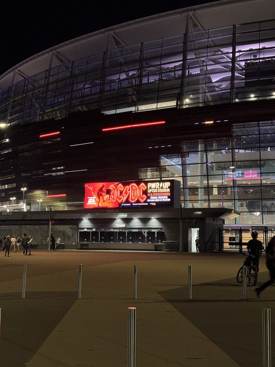 junabolong's tweet photo. ACDC 🤘 https://t.co/WsdhHWL252